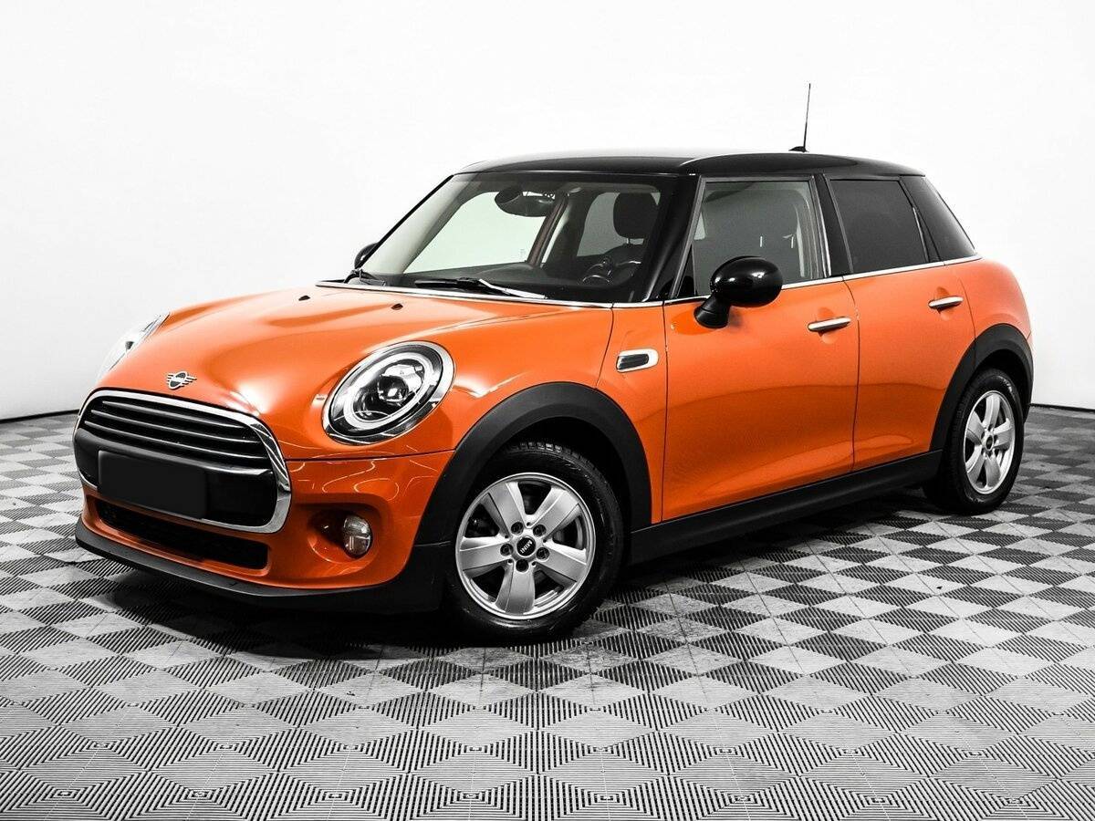 Mini Hatch с пробегом — 2018 год. Посмотреть фото