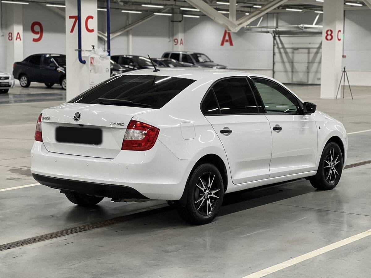 Skoda Rapid с пробегом — 2016 год. Фото: #4