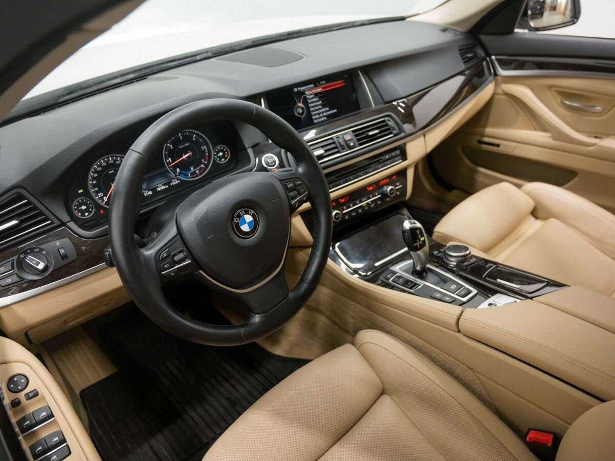 BMW 5 серии с пробегом — 2015 год. Фото: #11