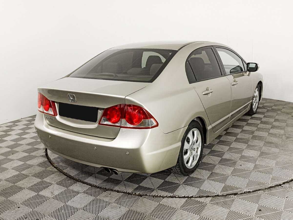 Honda Civic с пробегом — 2007 год. Фото: #4