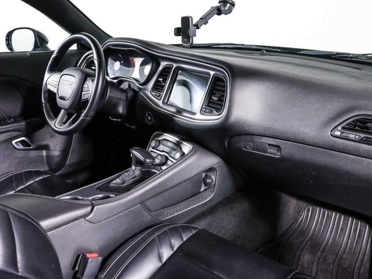 Dodge Challenger с пробегом — 2018 год. Фото: #8