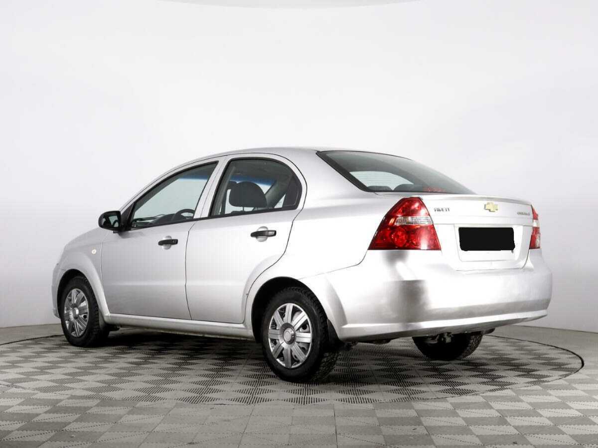 Chevrolet Aveo с пробегом — 2010 год. Фото: #6
