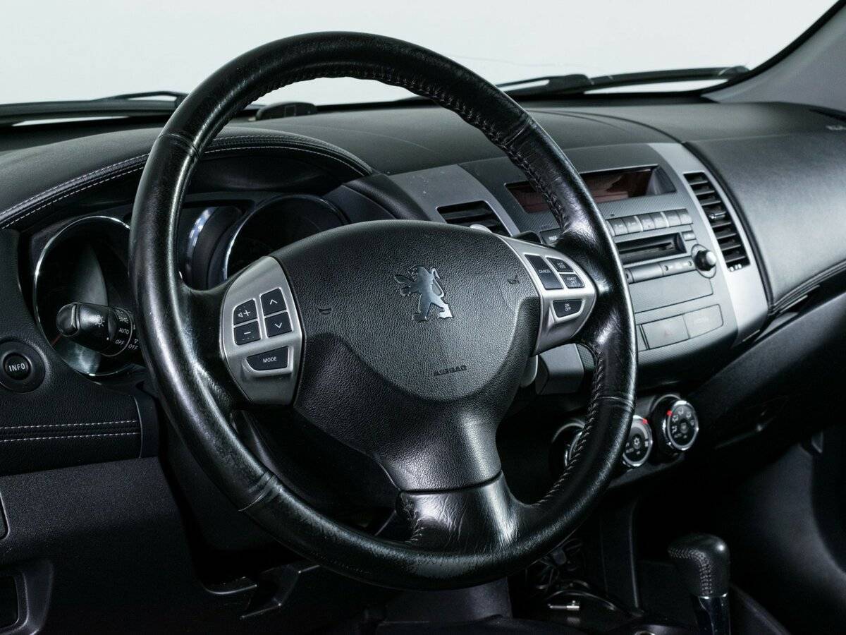Peugeot 4007 с пробегом — 2011 год. Фото: #13