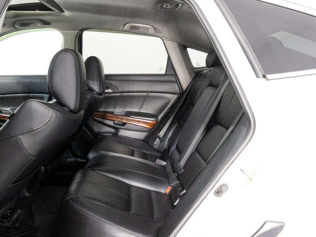Honda Crosstour с пробегом — 2011 год. Фото: #7