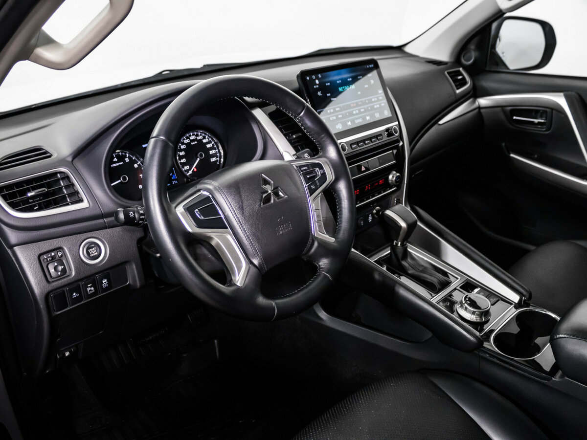 Mitsubishi Pajero Sport с пробегом — 2020 год. Фото: #14
