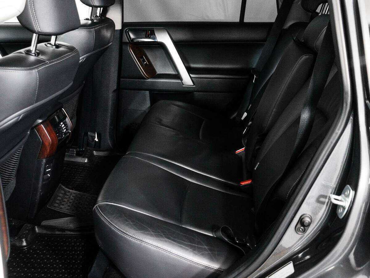 Toyota Land Cruiser Prado с пробегом — 2015 год. Фото: #10