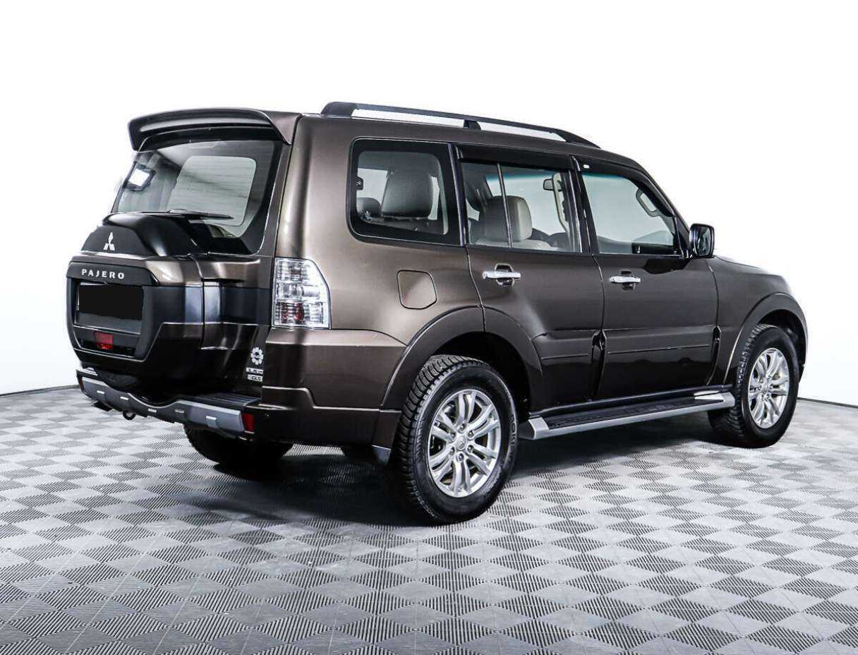 Mitsubishi Pajero с пробегом — 2017 год. Фото: #4