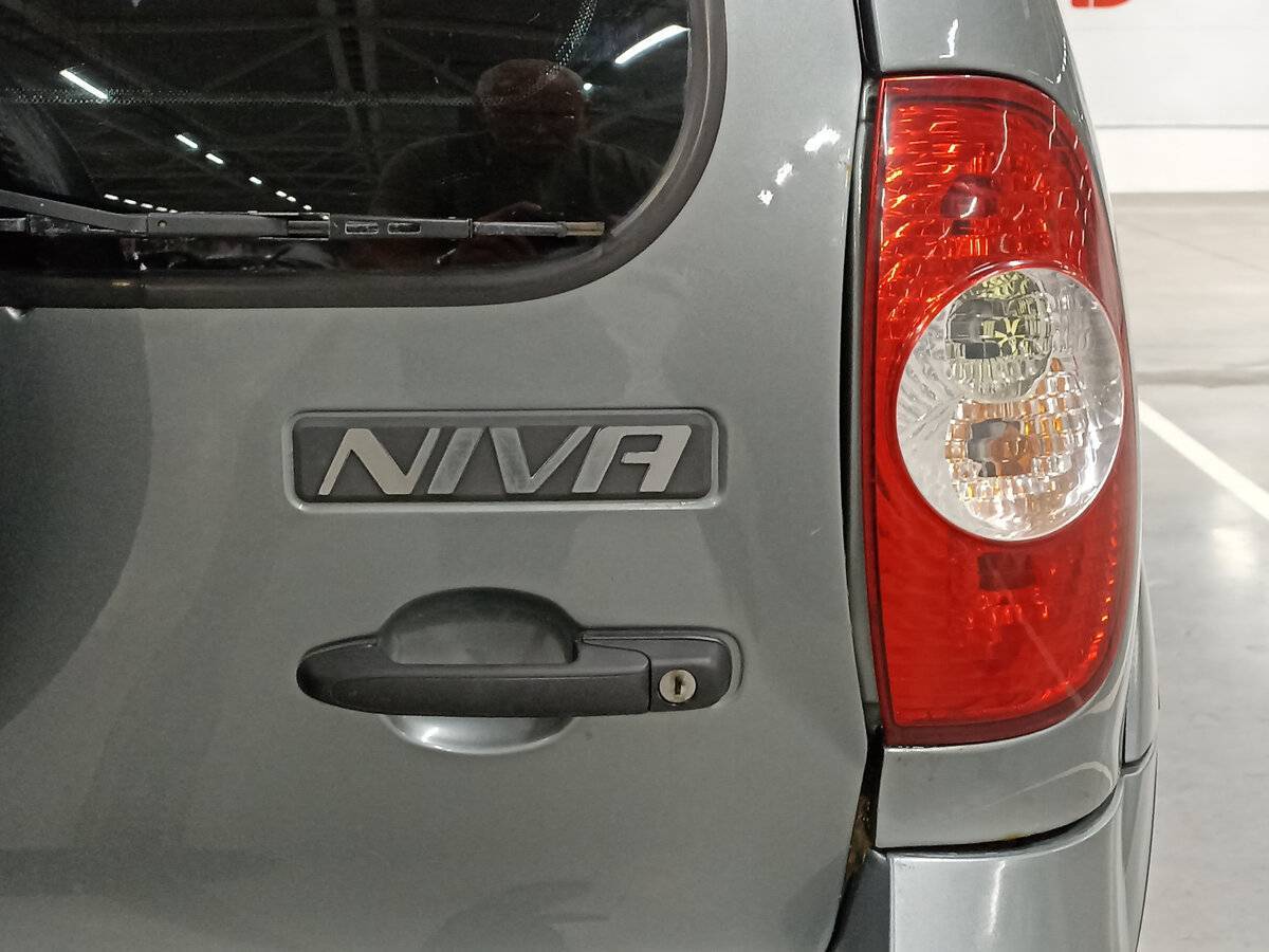 Chevrolet Niva с пробегом — 2012 год. Фото: #8