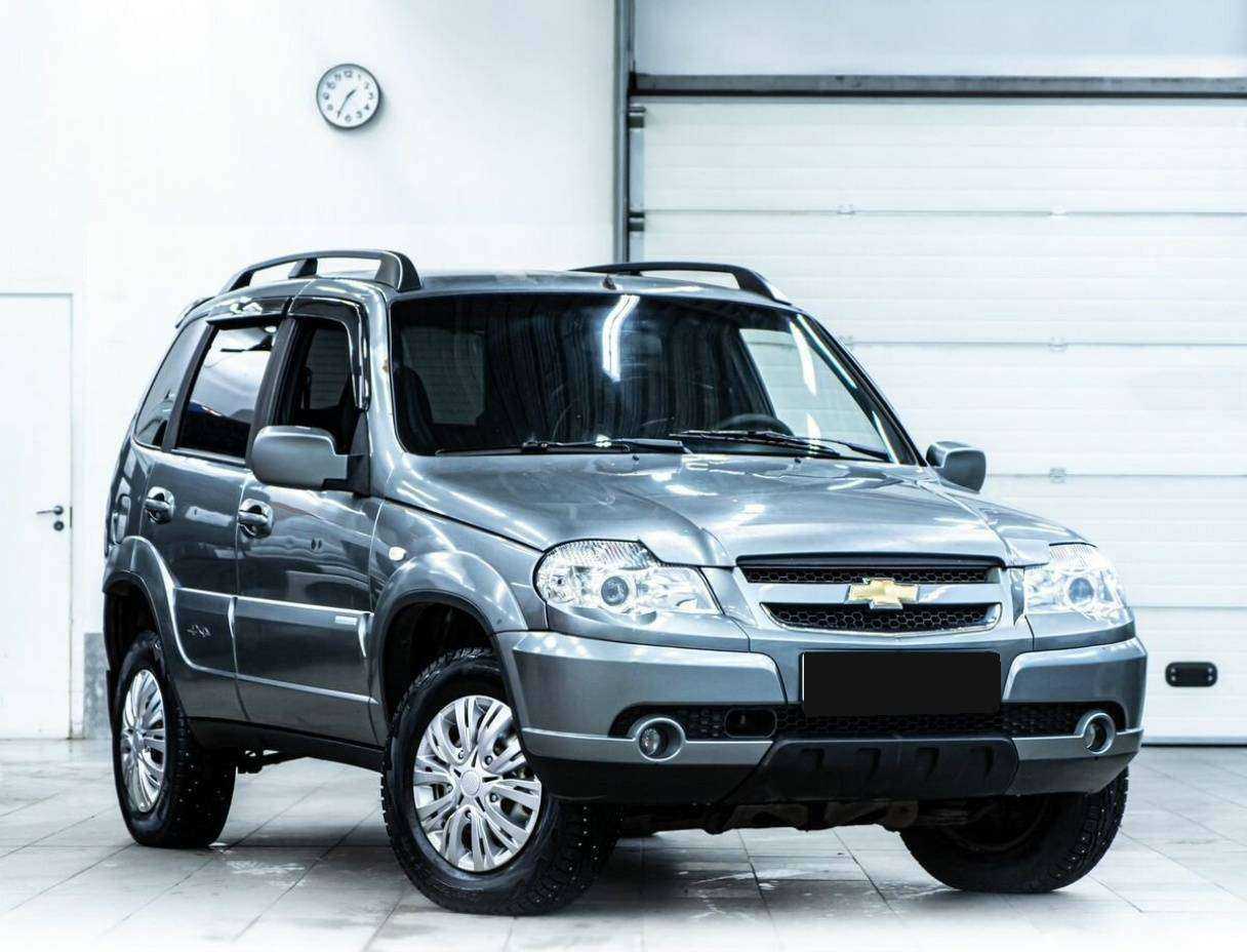 Chevrolet Niva с пробегом — 2011 год. Фото: #1