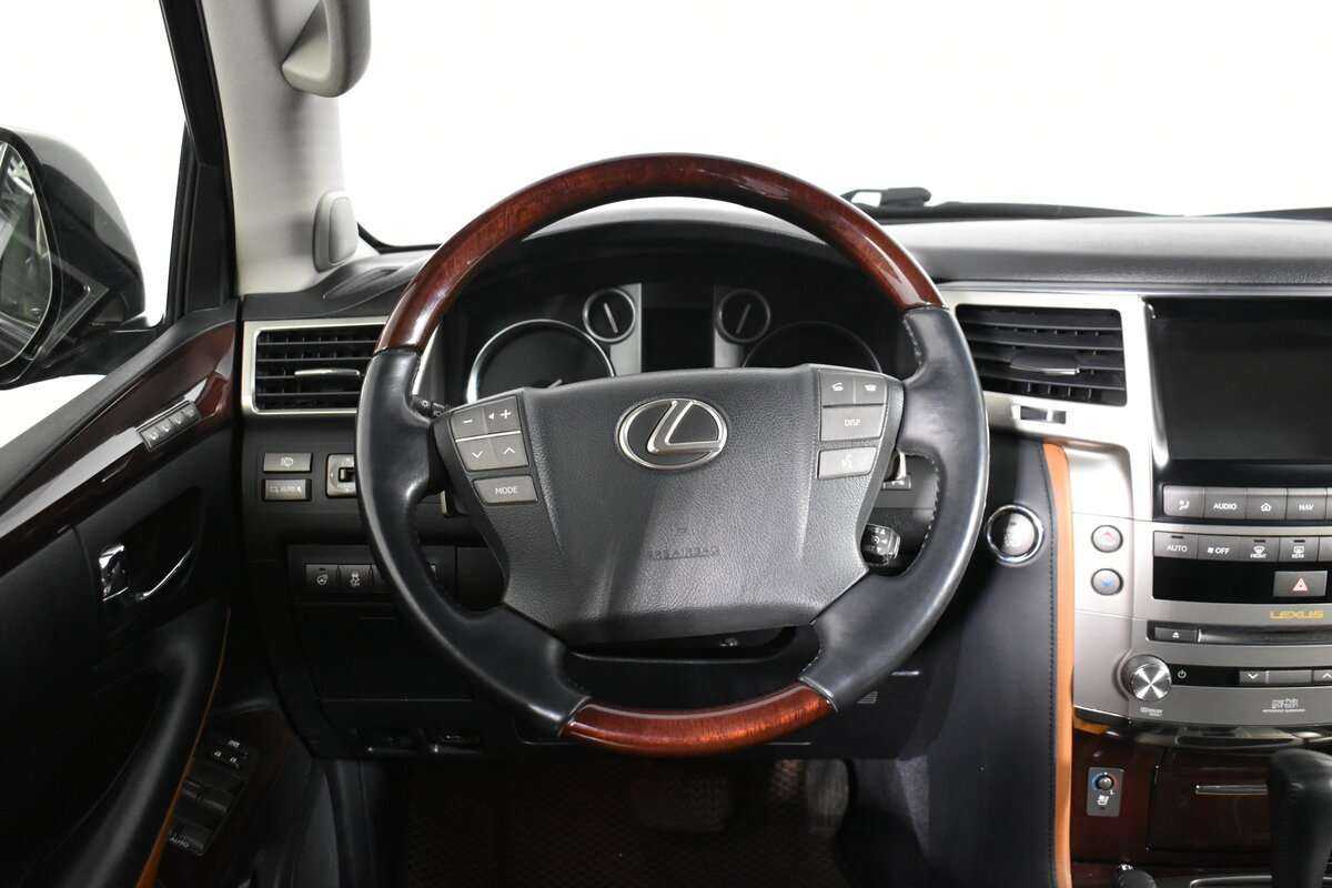 Lexus LX с пробегом — 2013 год. Фото: #14