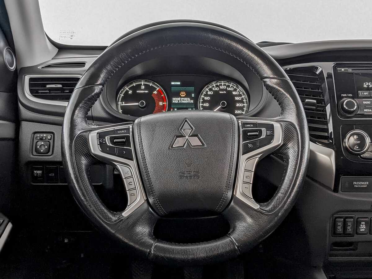 Mitsubishi Pajero Sport с пробегом — 2021 год. Фото: #16