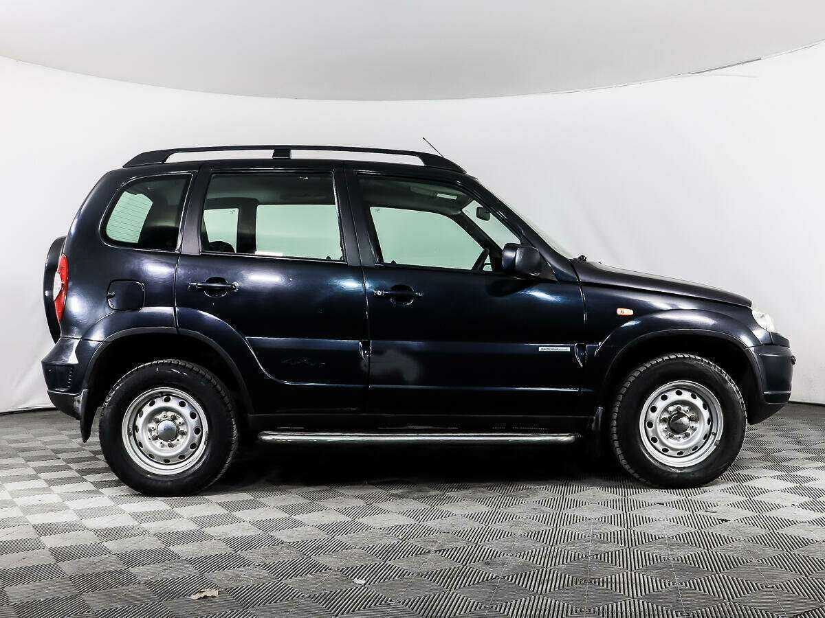 Chevrolet Niva с пробегом — 2010 год. Фото: #3