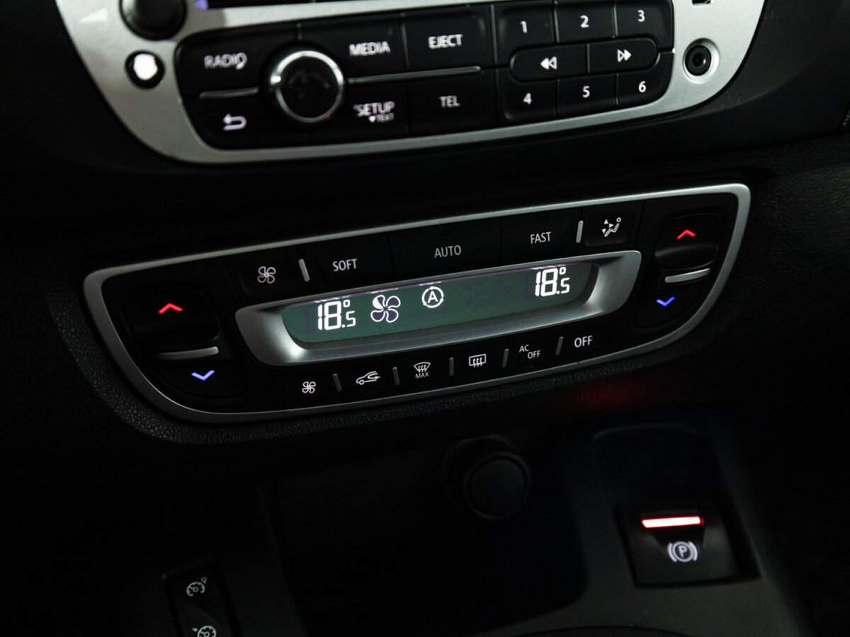 Renault Scenic с пробегом — 2012 год. Фото: #14