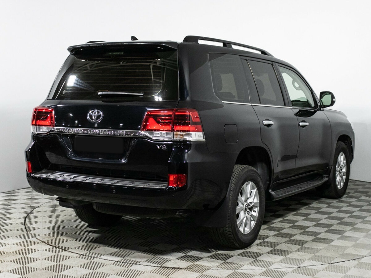 Toyota Land Cruiser с пробегом — 2017 год. Фото: #3