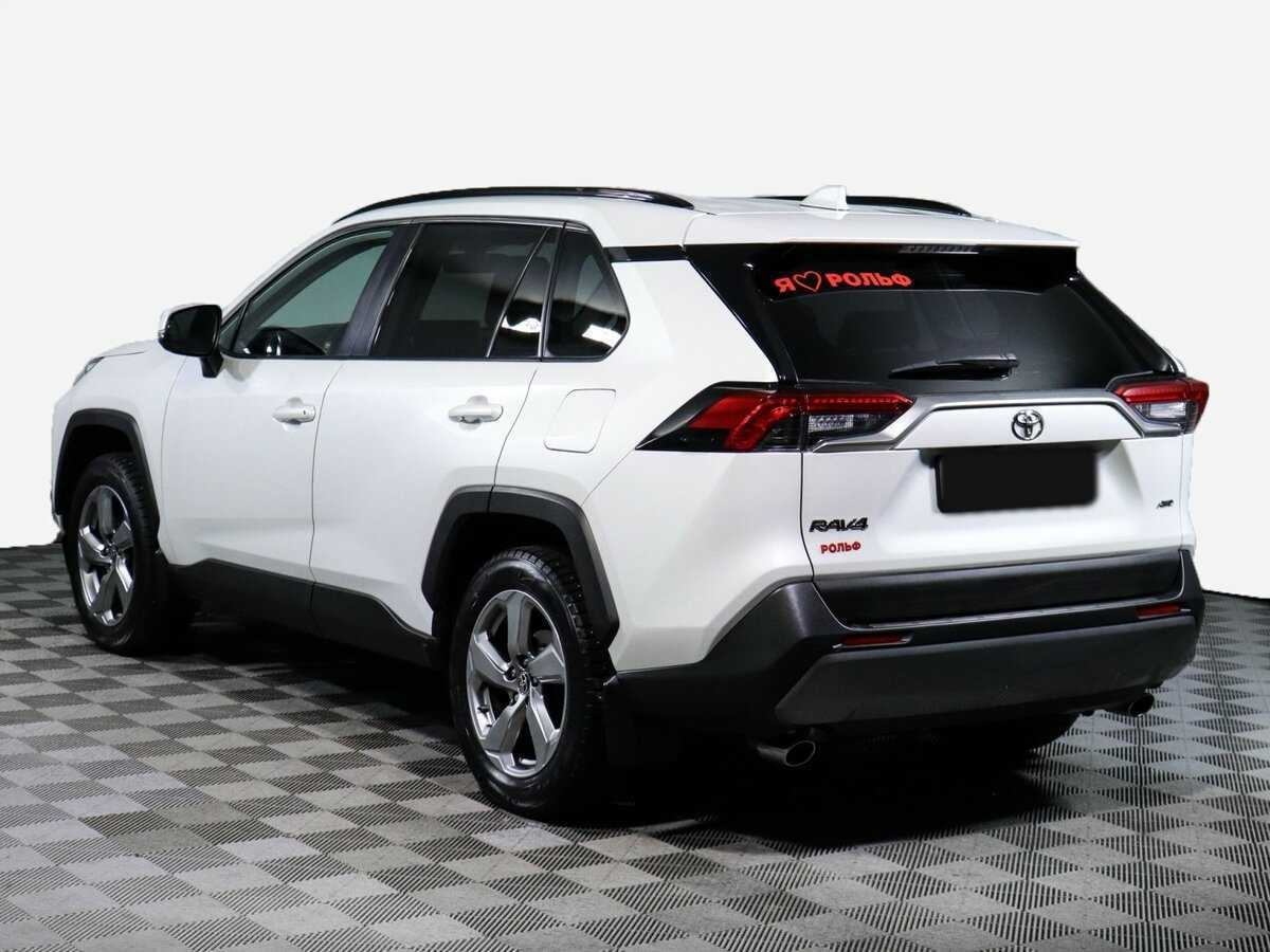 Toyota RAV4 с пробегом — 2020 год. Фото: #6