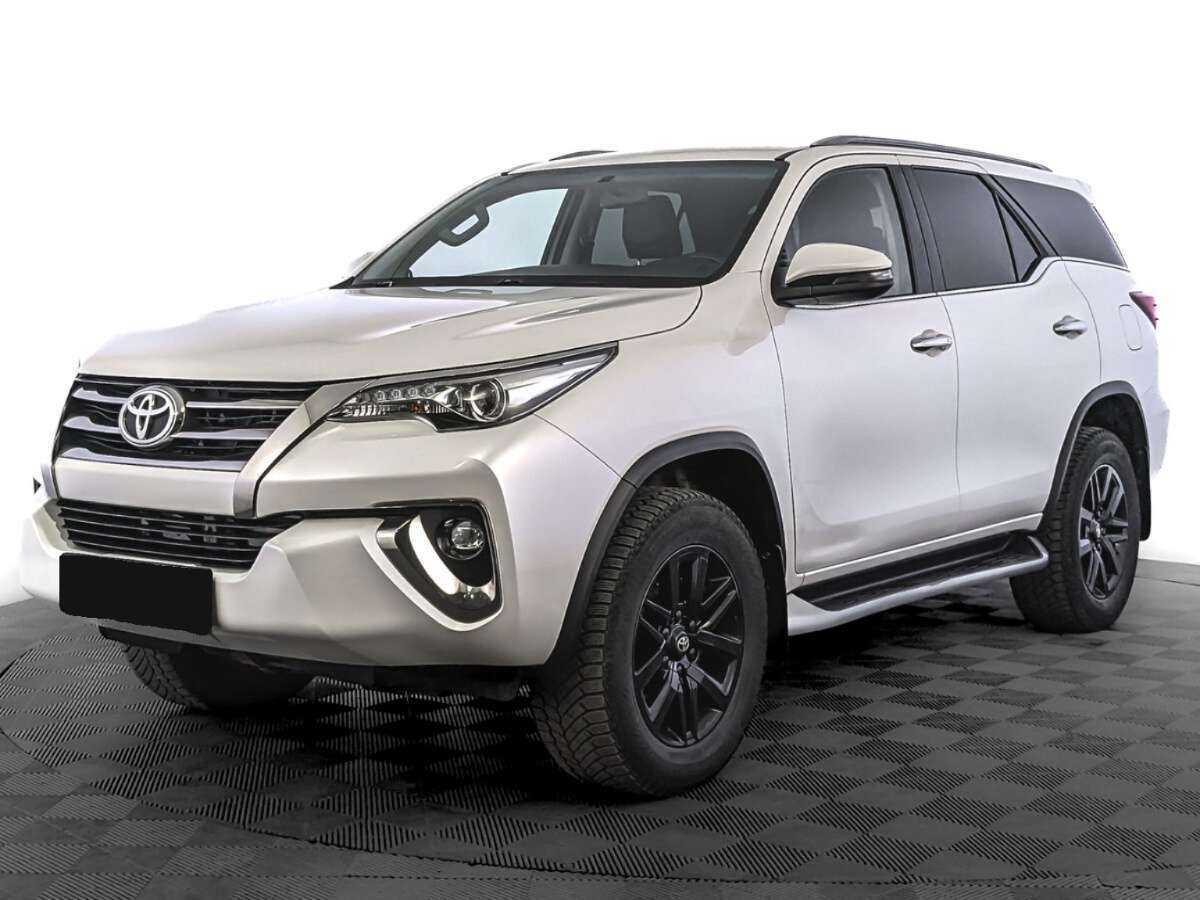 Toyota Fortuner с пробегом — 2019 год. Посмотреть фото