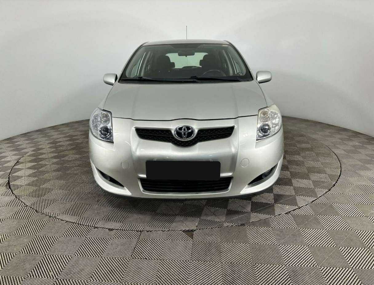 Toyota Auris с пробегом — 2007 год. Фото: #1