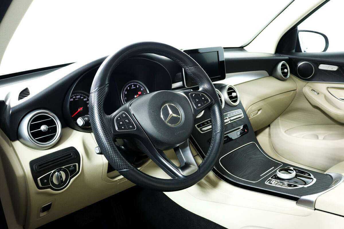 Mercedes-Benz GLC с пробегом — 2018 год. Фото: #12