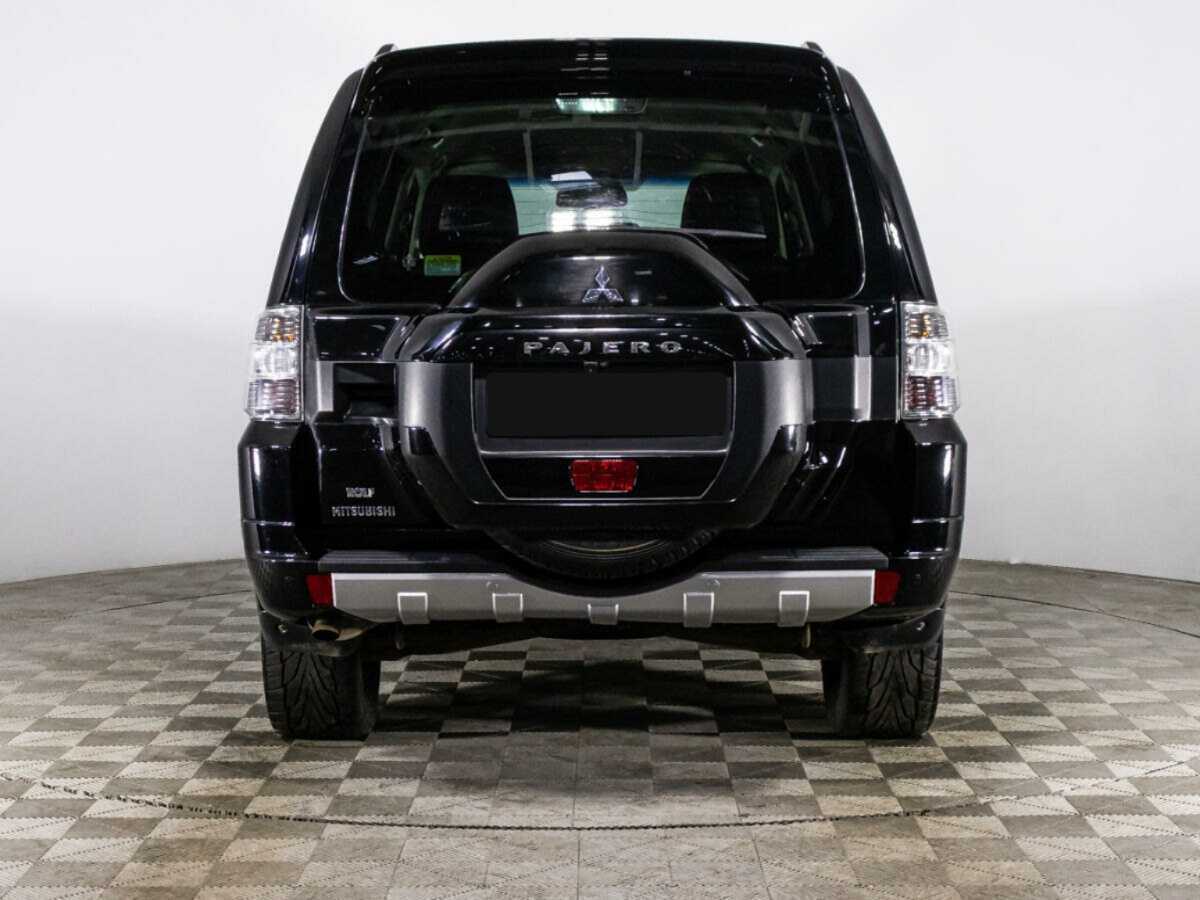 Mitsubishi Pajero с пробегом — 2015 год. Фото: #5