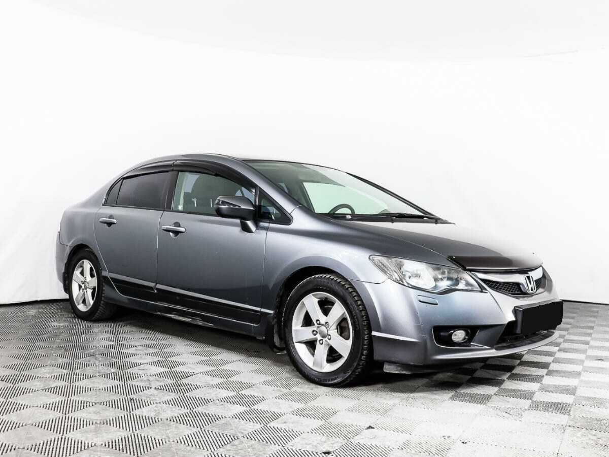 Honda Civic с пробегом — 2010 год. Фото: #2