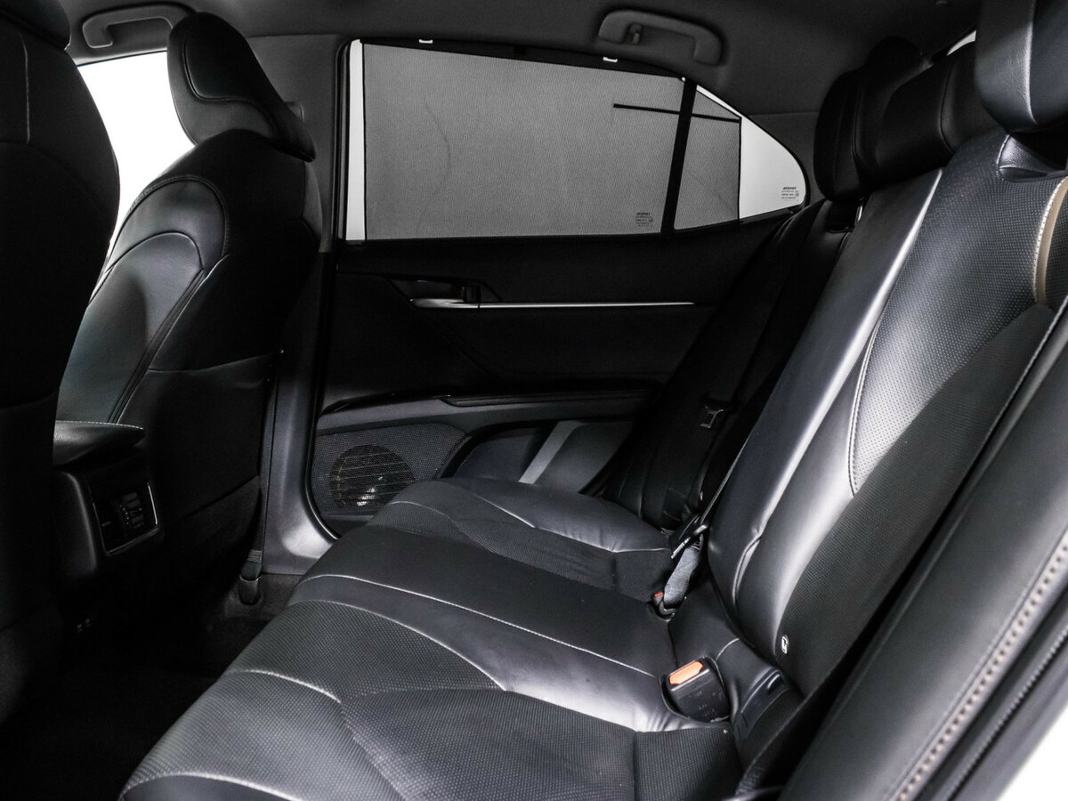 Toyota Camry с пробегом — 2018 год. Фото: #9
