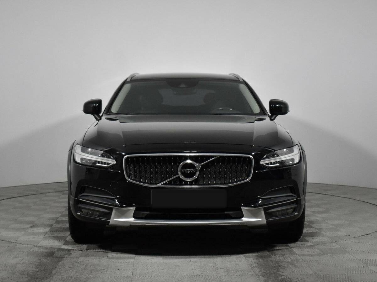 Volvo V90 Cross Country с пробегом — 2017 год. Фото: #1