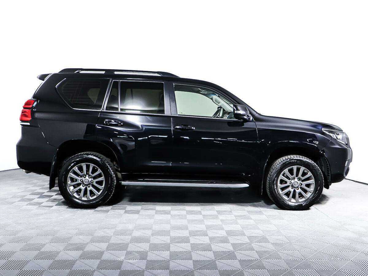 Toyota Land Cruiser Prado с пробегом — 2017 год. Фото: #3