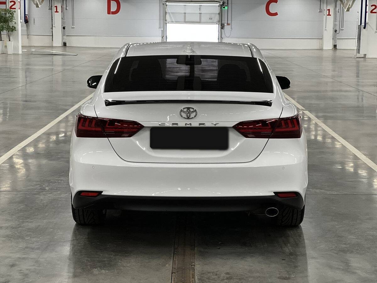 Toyota Camry с пробегом — 2018 год. Фото: #5