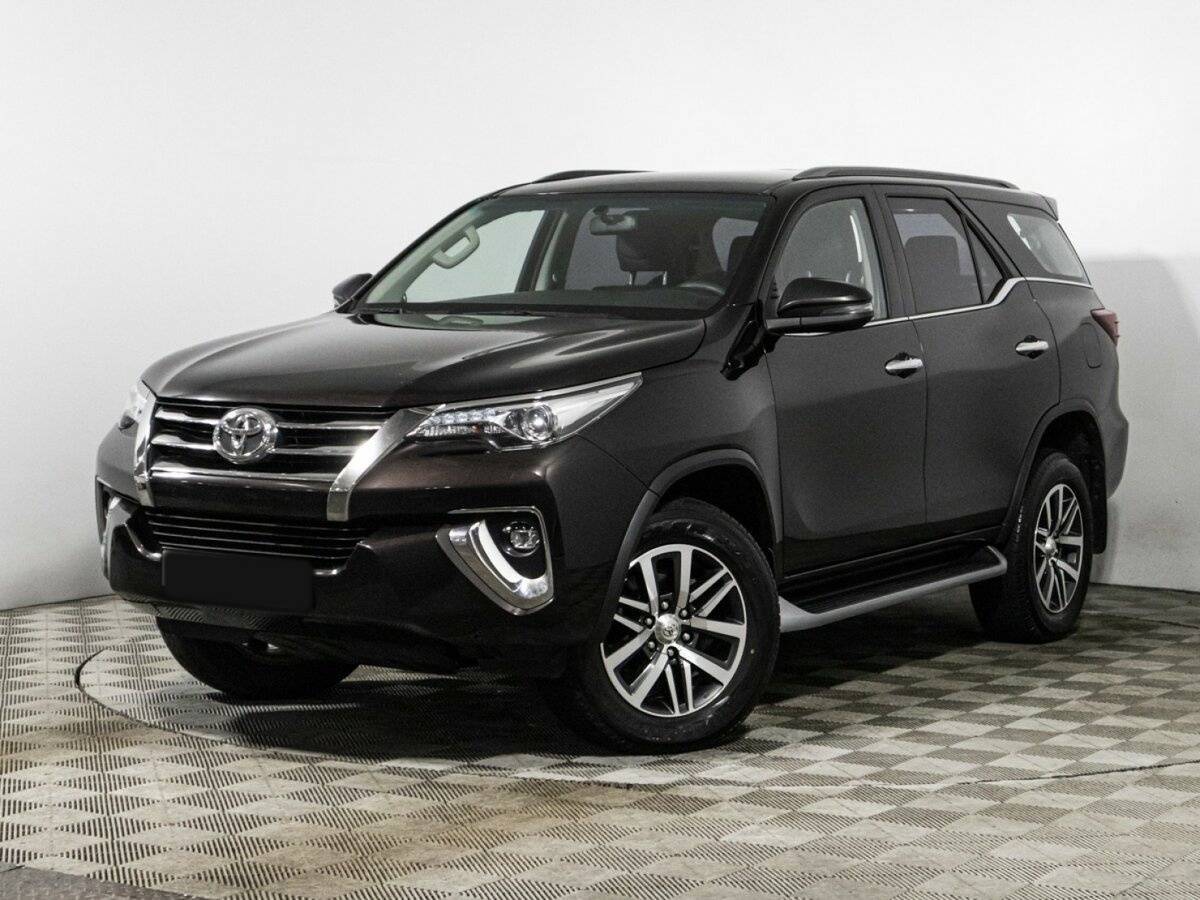Toyota Fortuner с пробегом — 2017 год. Фото: #0