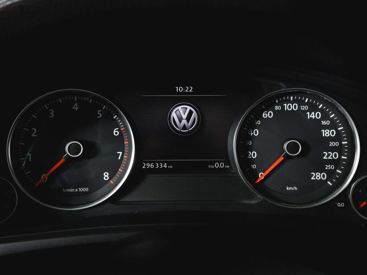 Volkswagen Touareg с пробегом — 2011 год. Фото: #10