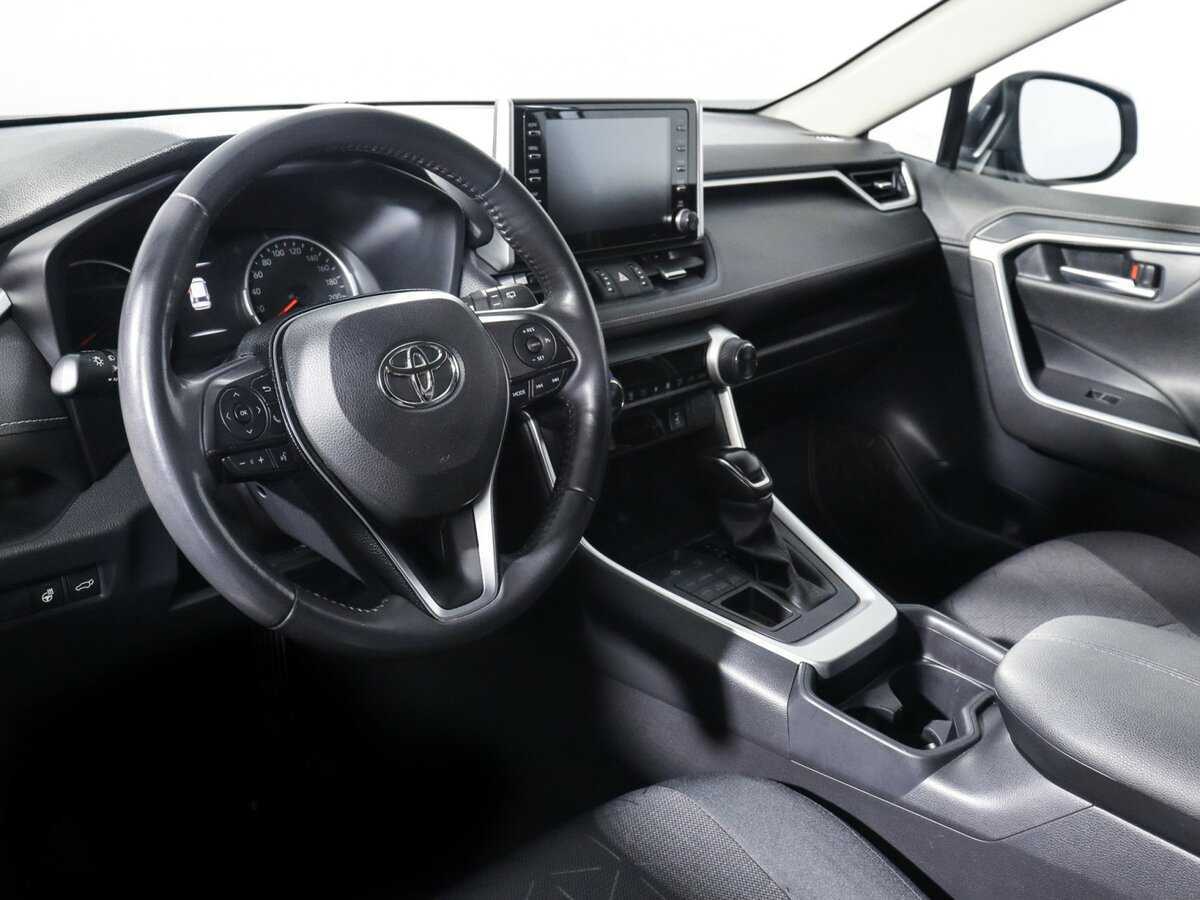 Toyota RAV4 с пробегом — 2020 год. Фото: #13