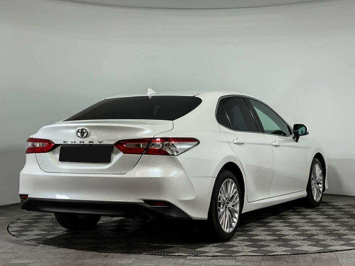 Toyota Camry с пробегом — 2018 год. Фото: #4