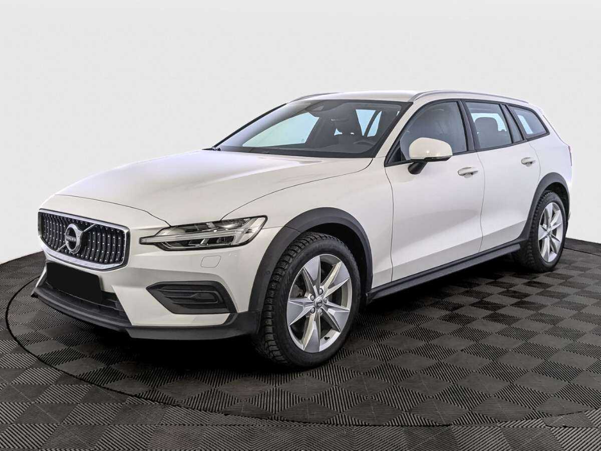 Volvo V60 Cross Country с пробегом — 2021 год. Фото: #0
