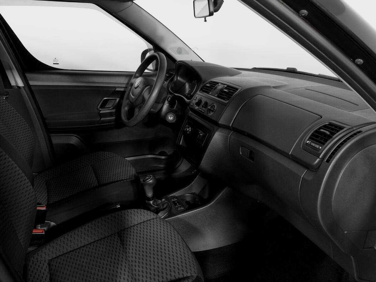 Skoda Roomster с пробегом — 2012 год. Фото: #8