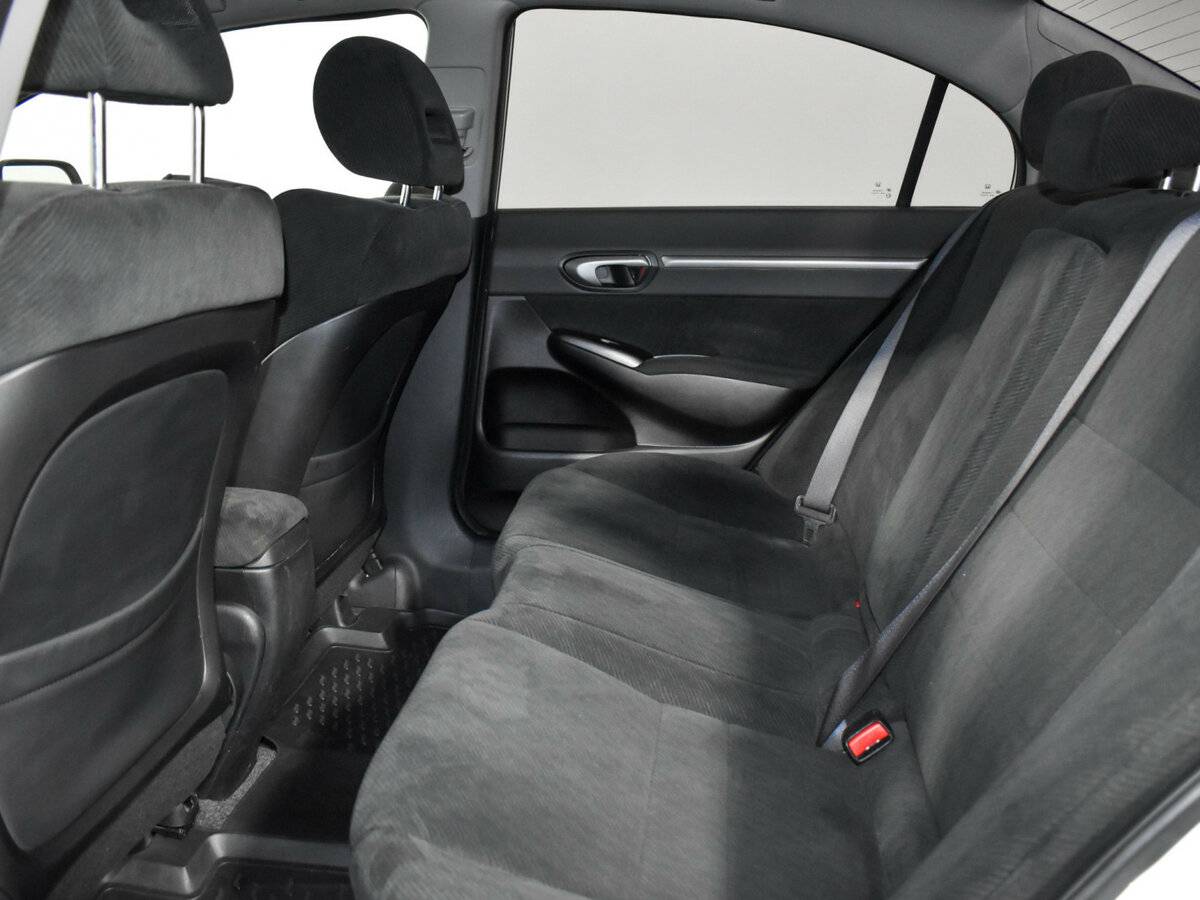 Honda Civic с пробегом — 2011 год. Фото: #9