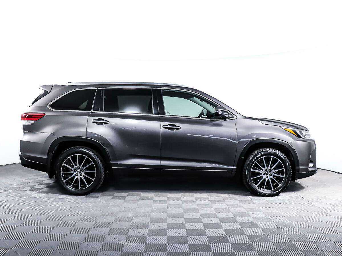 Toyota Highlander с пробегом — 2019 год. Фото: #3