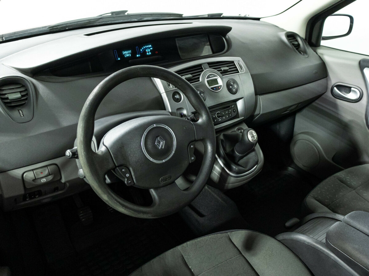 Renault Scenic с пробегом — 2008 год. Фото: #10