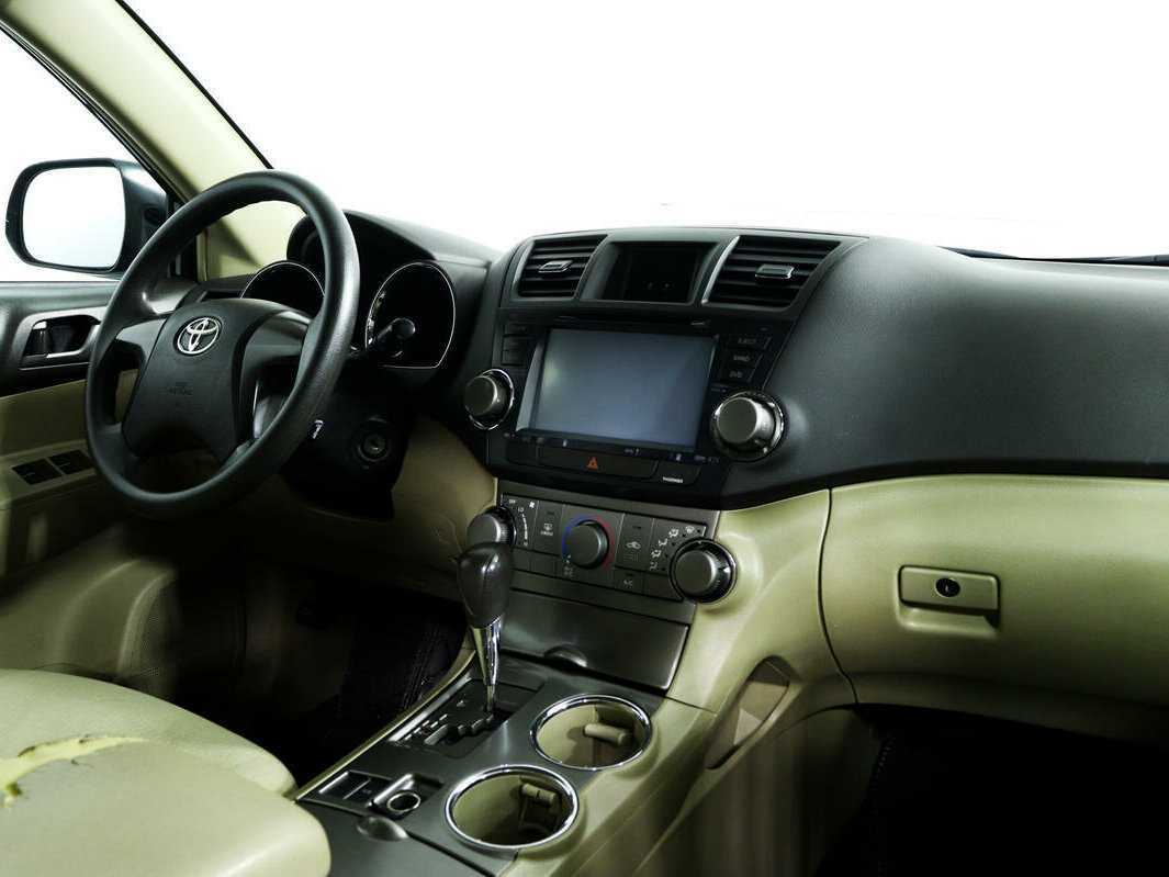 Toyota Highlander с пробегом — 2010 год. Фото: #8