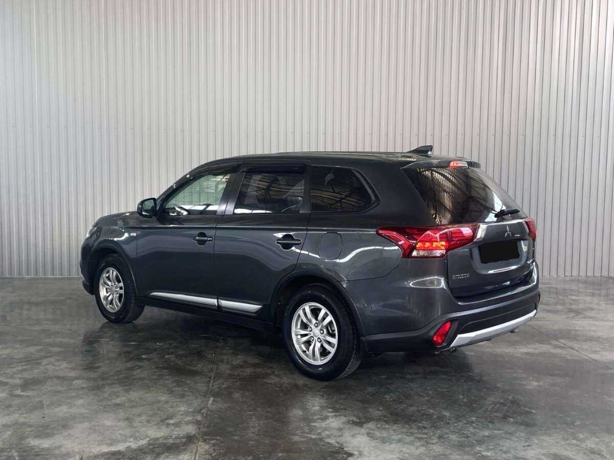 Mitsubishi Outlander с пробегом — 2018 год. Фото: #6