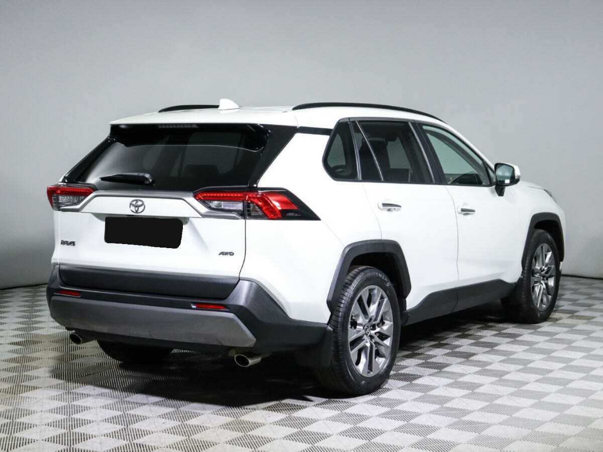 Toyota RAV4 с пробегом — 2021 год. Фото: #4