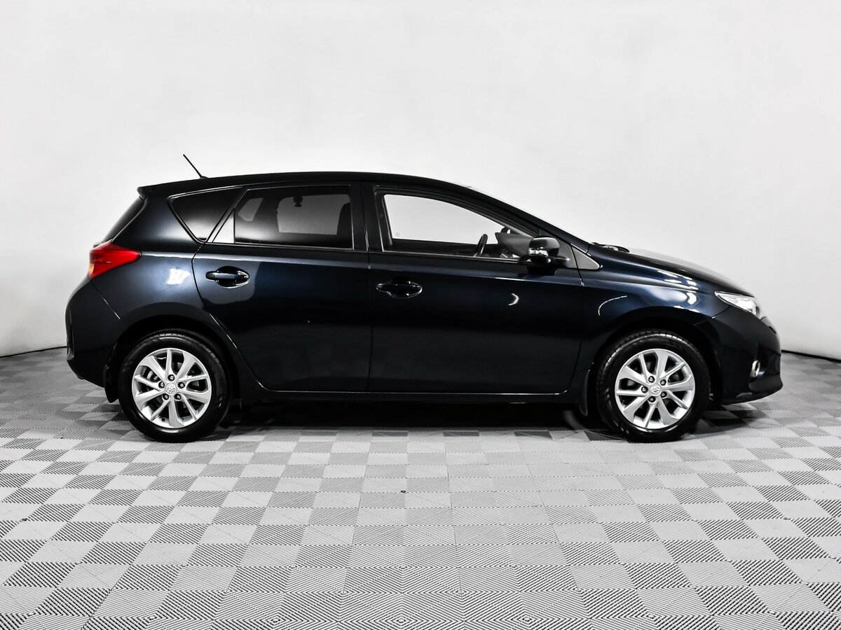 Toyota Auris с пробегом — 2014 год. Фото: #3