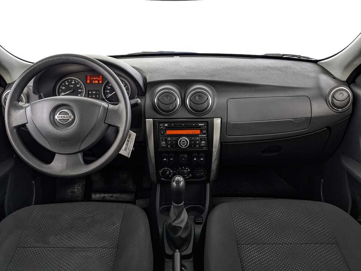 Nissan Almera с пробегом — 2015 год. Фото: #9