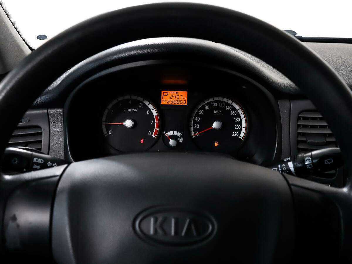 Kia Rio с пробегом — 2009 год. Фото: #12