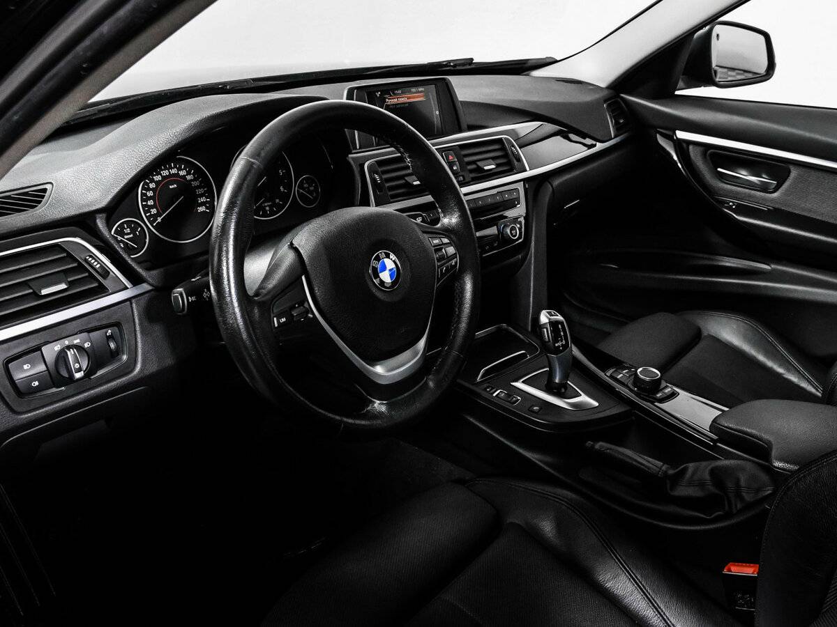 BMW 3 серии с пробегом — 2016 год. Фото: #12