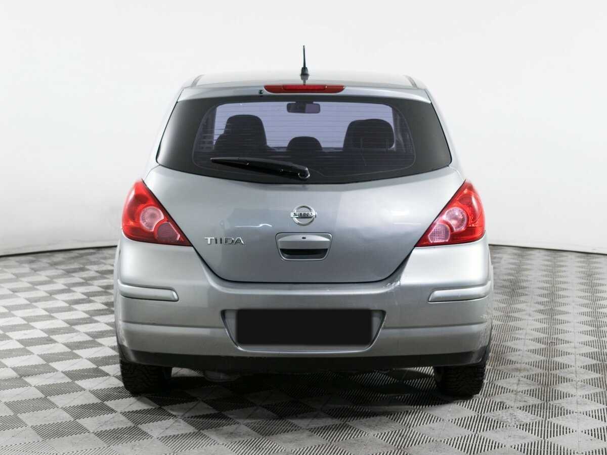 Nissan Tiida с пробегом — 2008 год. Фото: #4
