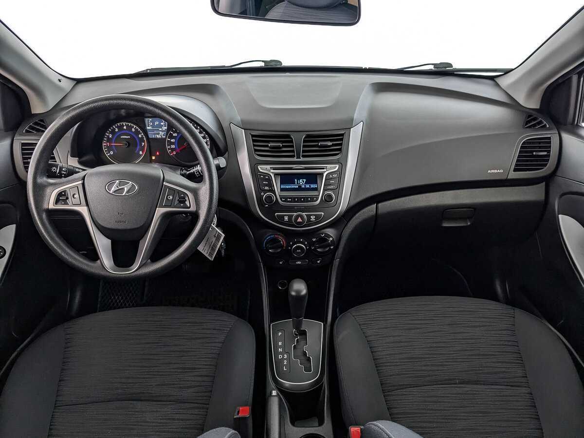 Hyundai Solaris с пробегом — 2015 год. Фото: #9