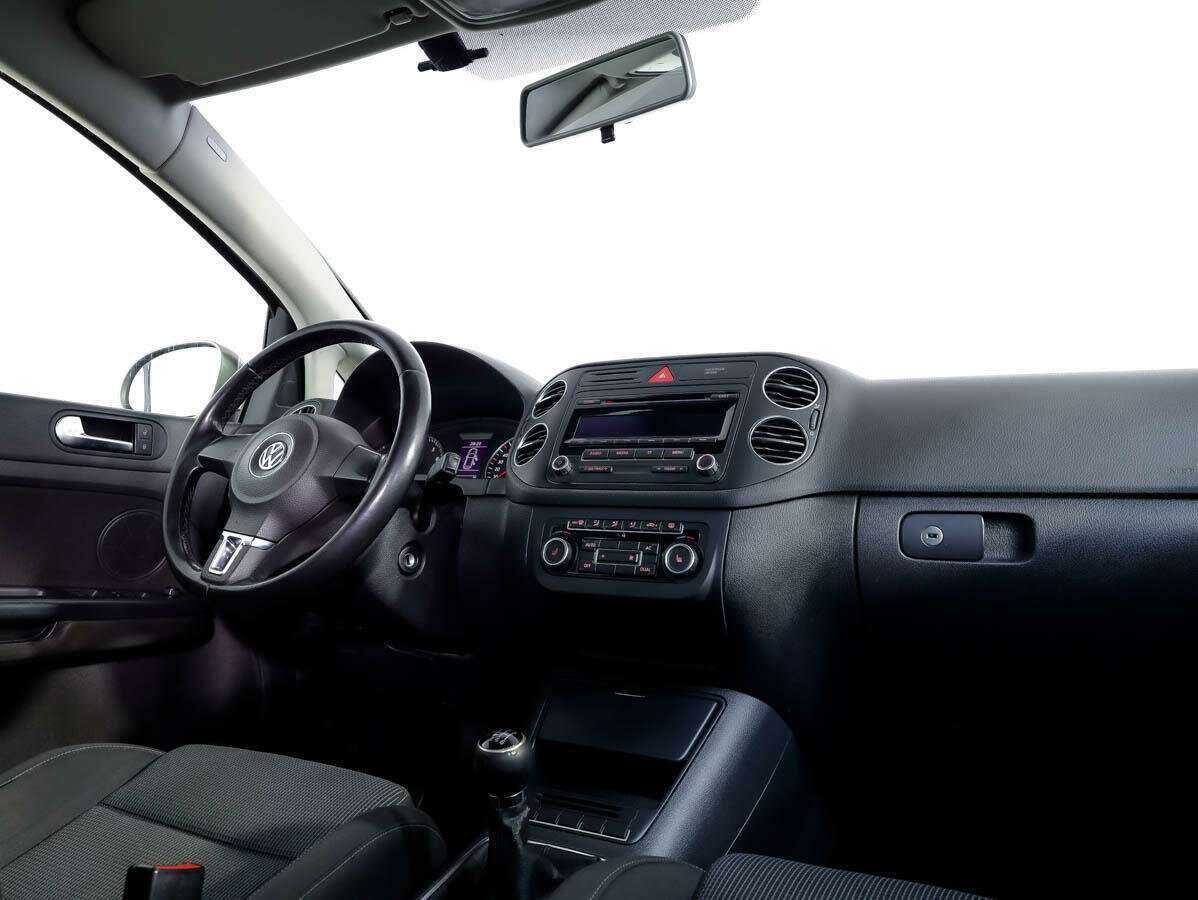 Volkswagen Golf Plus с пробегом — 2011 год. Фото: #8