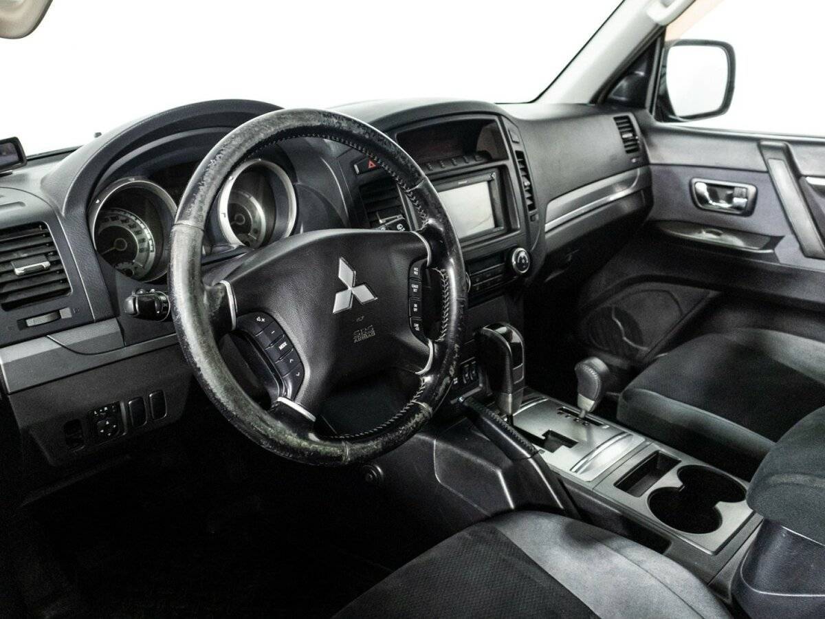 Mitsubishi Pajero с пробегом — 2007 год. Фото: #8