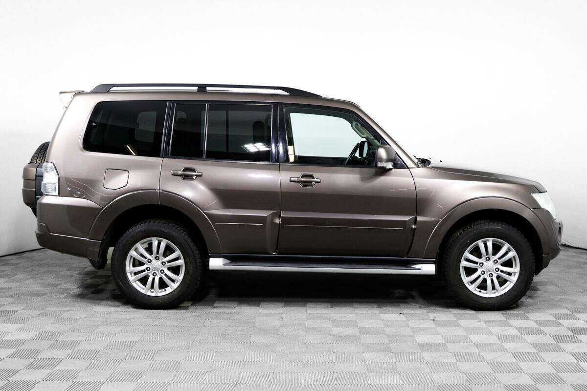 Mitsubishi Pajero с пробегом — 2011 год. Фото: #3
