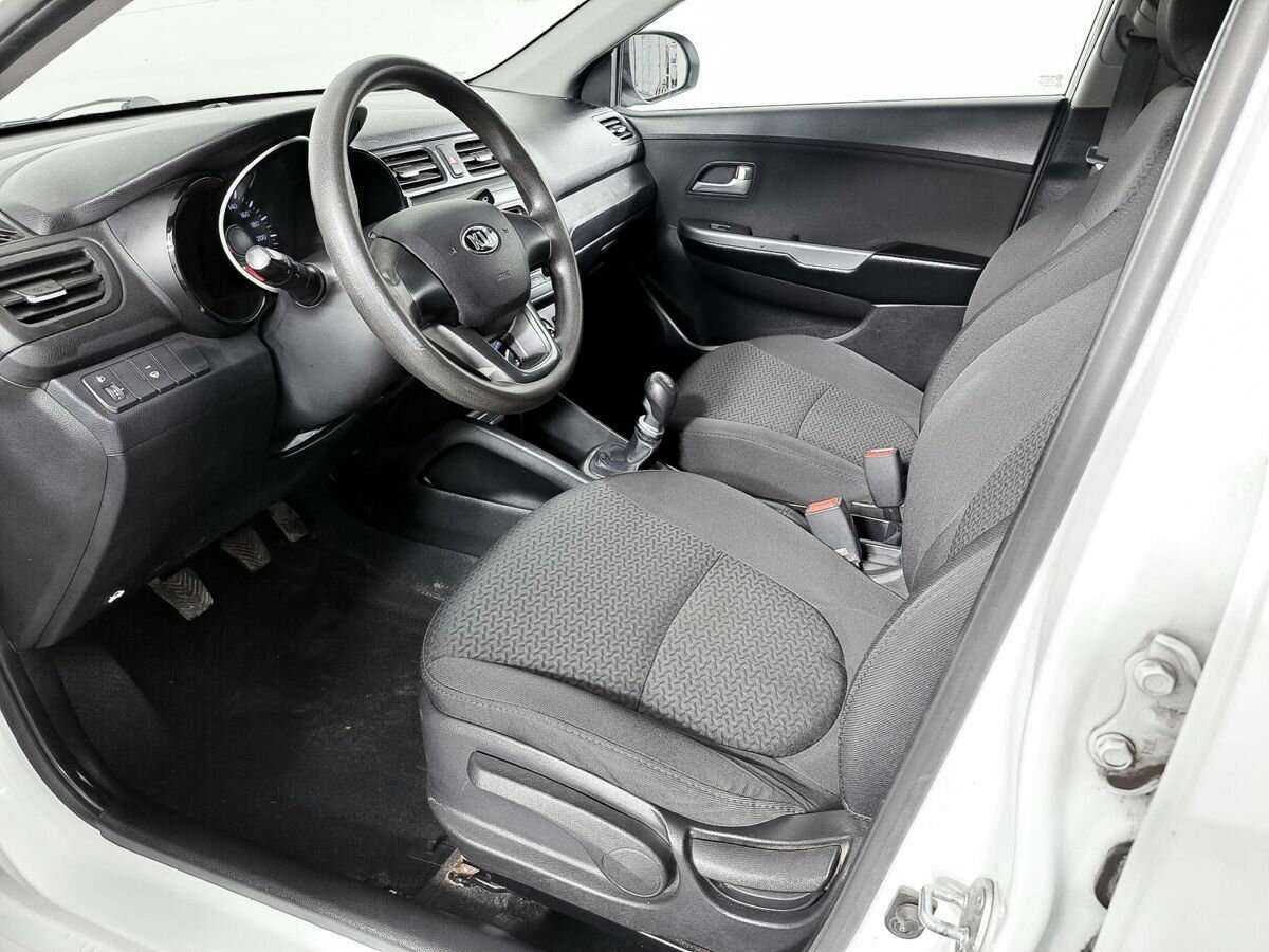 Kia Rio с пробегом — 2013 год. Фото: #15